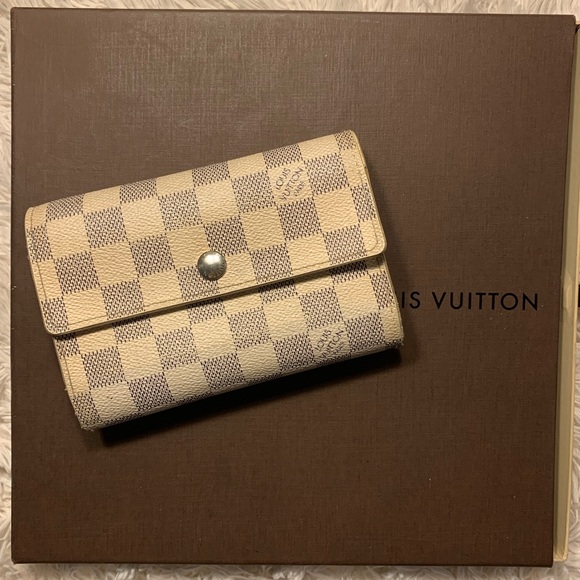 Louis Vuitton Handbags - ✨ LOUIS VUITTON ✨ Damier Azur Alexandra Wallet